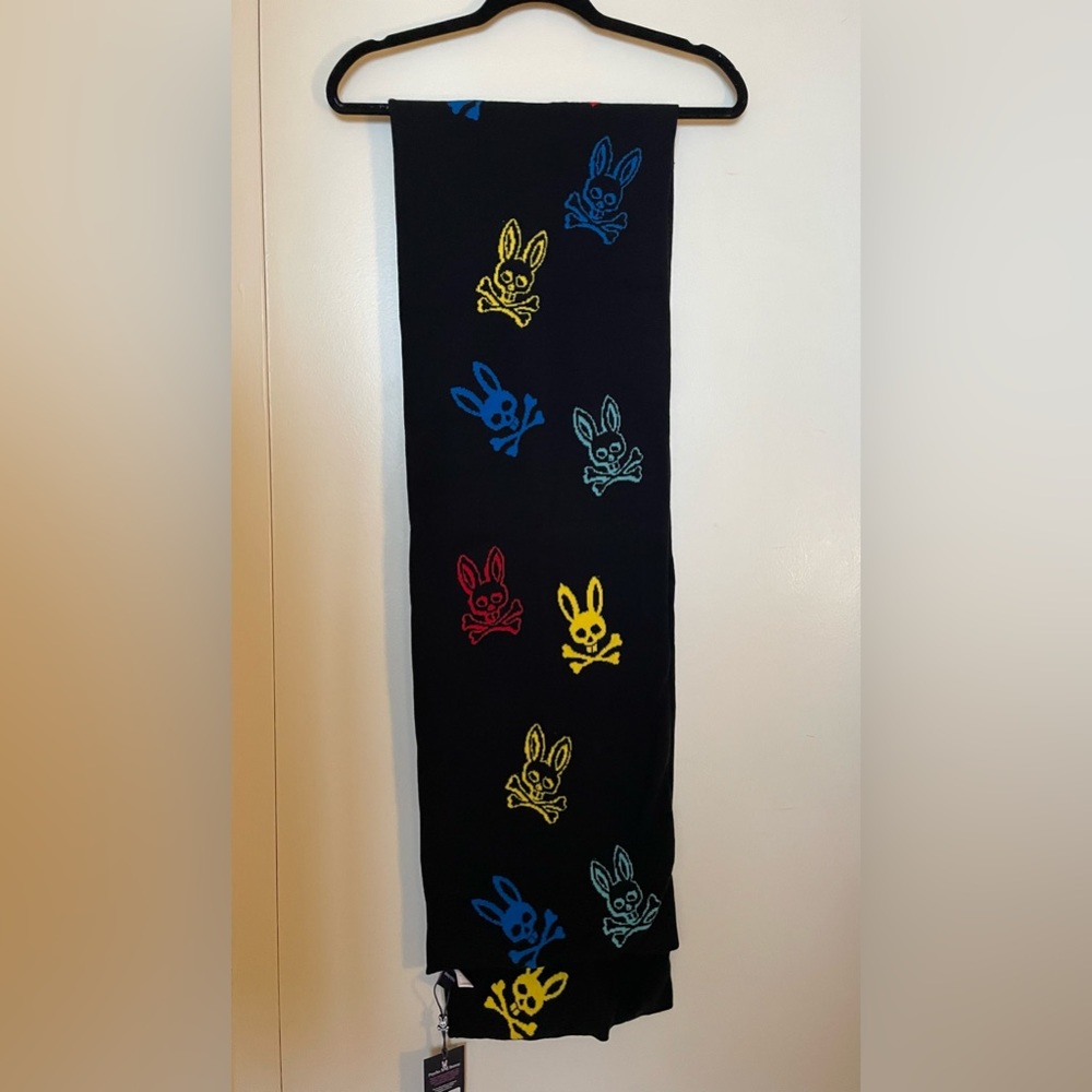 Psycho Bunny Men’s Black Lacomb Bunny Scarf